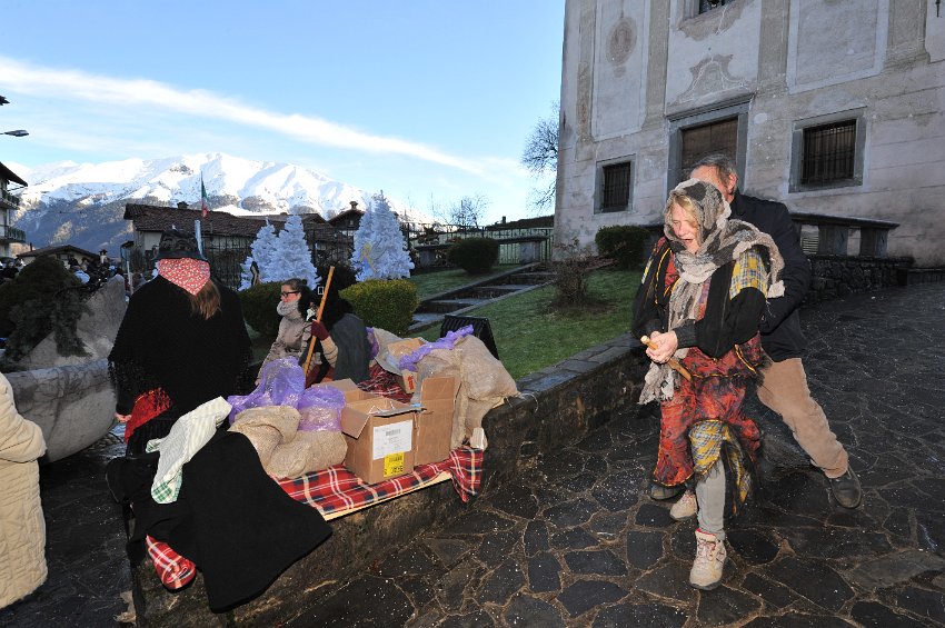 054 La Befana in Grimoldo a Oltre il Colle.JPG